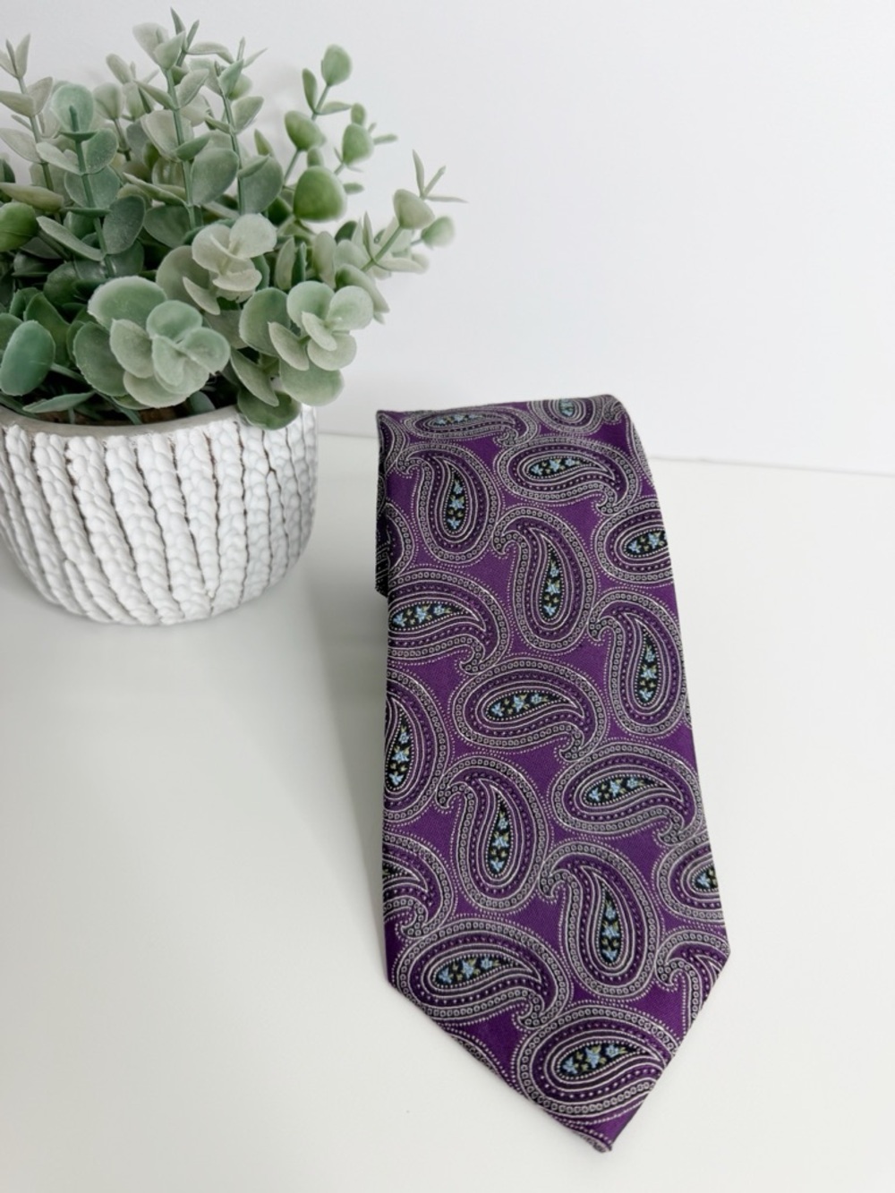Jos. A. Bank Signature Classic Purple Paisley Tie 3 1/4” x 61” Smart Casual